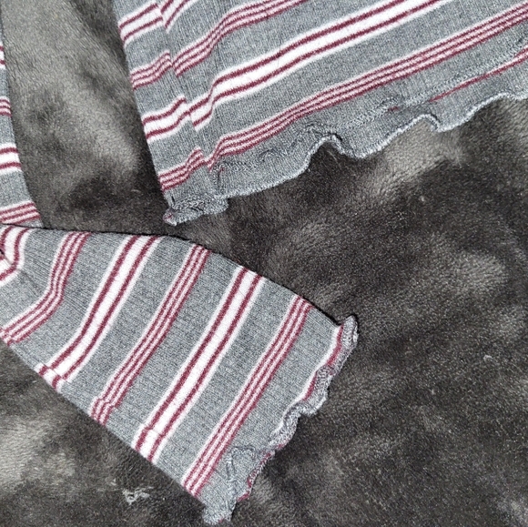 Striped tie lace front detail ripped long sleeve - Picture 5 of 5